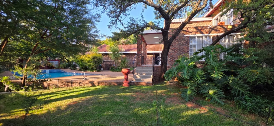 5 Bedroom Property for Sale in Wilkoppies North West